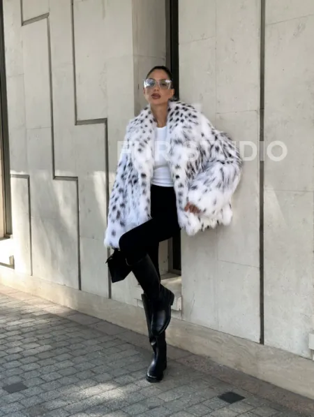 Шуба из меха лисы под рысь - цвет белый, PREMIUM COLLECTION - фото 10