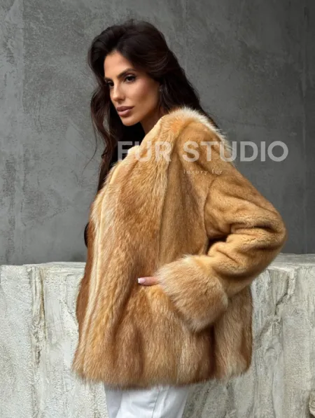 Норковый жакет с отделкой из меха енота - фото 9