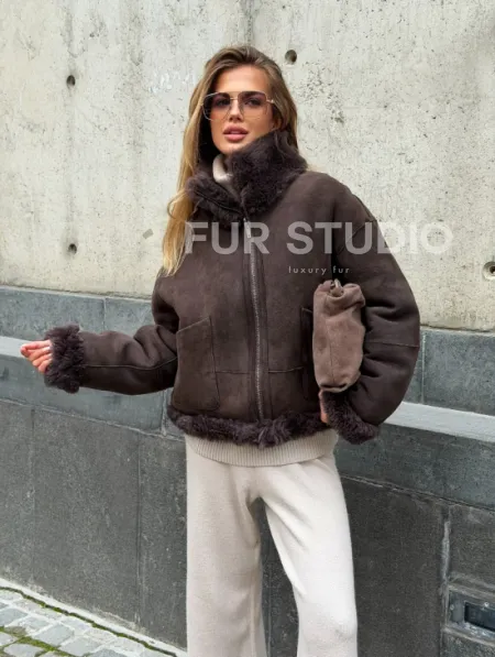 Натуральная двухсторонняя дубленка - бомбер - фото 12