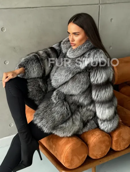 Шуба из чернобурой лисы 