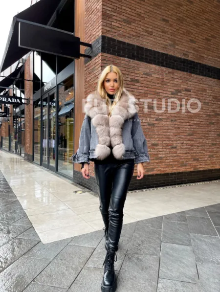 Джинсовая куртка с мехом финского песца - фото 2