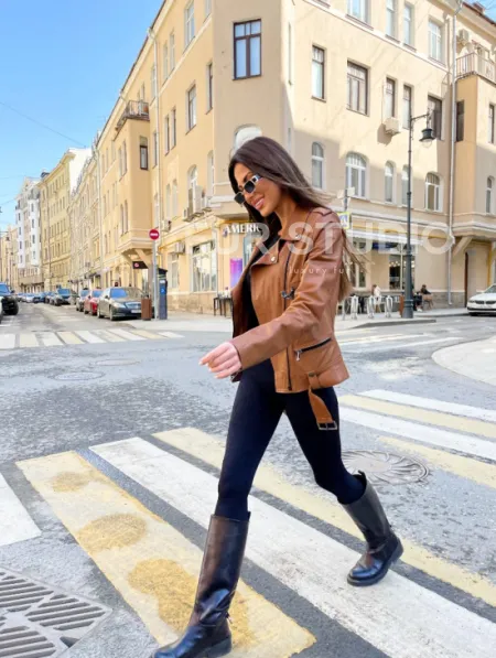 Косуха из натуральной кожи в цвете кэмел - фото 5