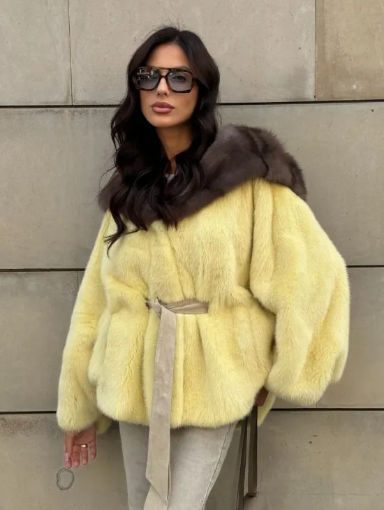 Женское норковое пончо с капюшоном из меха куницы - фото 10