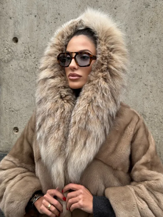 Длинная шуба кимоно из норки Pastel с капюшоном из меха рыси - фото 9