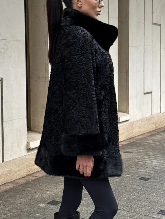 Черное полупальто из меха каракульчи, стойка воротник и манжет из норки - фото 8