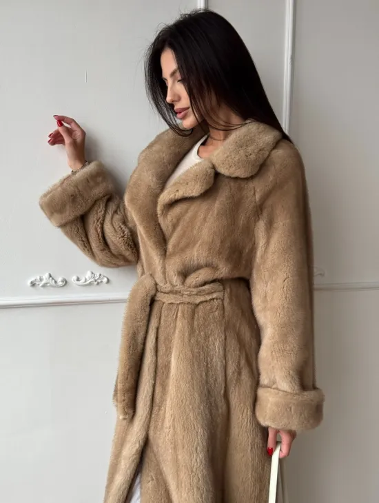 Длинная модная шуба кимоно из меха скандинавской норки со шлицей - фото 6