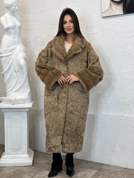 Длинное женское пальто из натурального меха каракульчи с отделкой из норки - фото 6