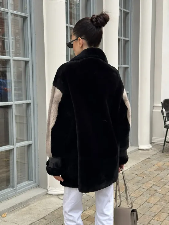 Удлиненная дубленка из натурального мериноса с отделкой из меха норки - фото 4