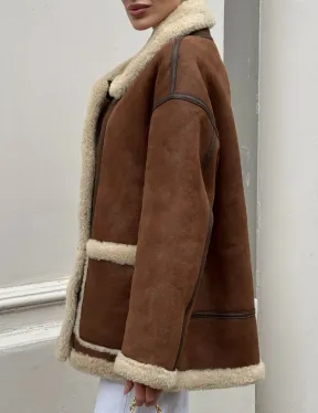 Современная коричневая дубленка из меха кёрли «Casual style» - фото 7
