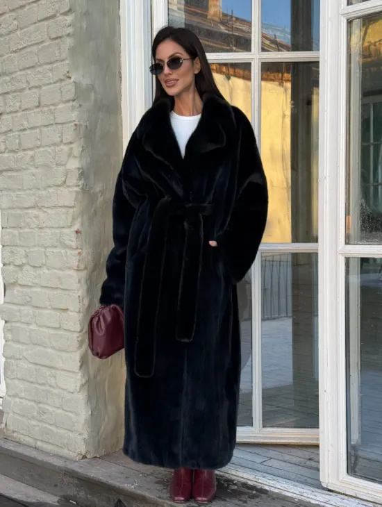 Элегантная модель женской норковой шубы с английским воротником из элитного меха норки - фото 7