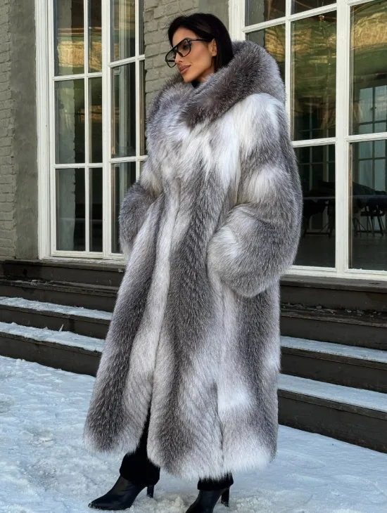Длинная шуба из меха Arctic Fox с капюшоном, росшив - серая - фото 5
