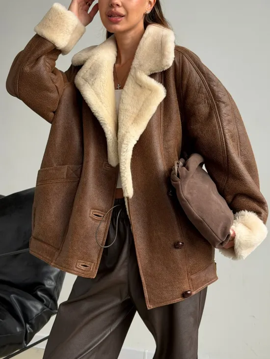Коричневая женская винтажная дубленка на пуговицах - фото 8
