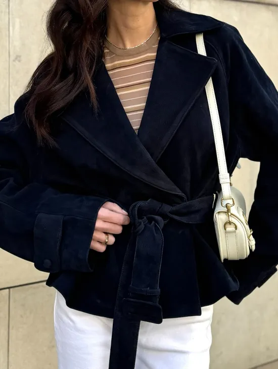 Модная куртка из замшевой кожи - фото 1