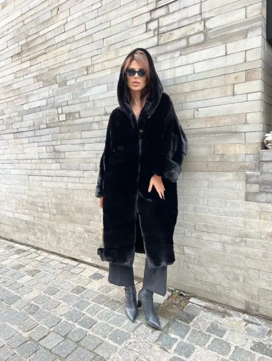 Шуба из меха норки SAGA FURS с капюшоном - фото 5