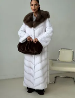 Белая норковая шуба с куницей капюшон - фото 4