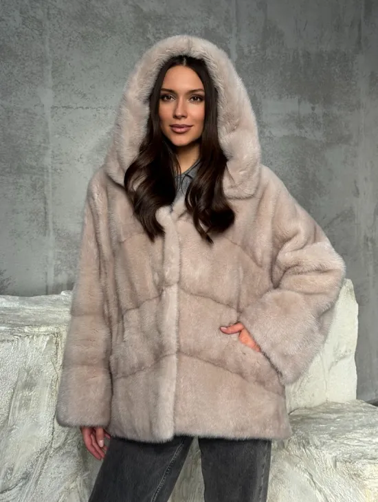 Норковый полушубок с капюшоном в цвете пудра - фото 6