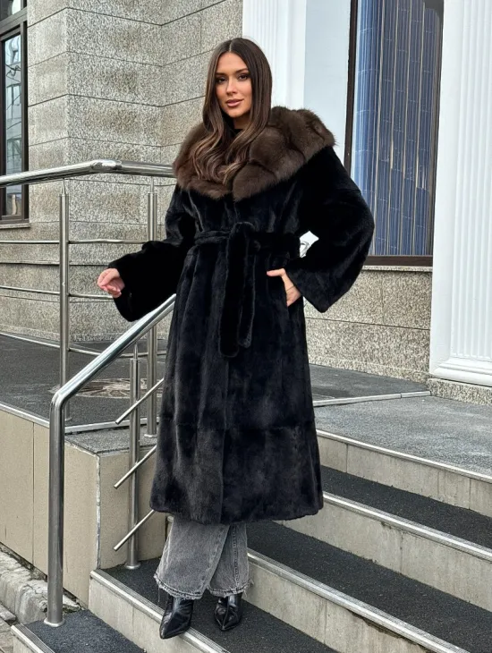 Черная норковая шуба с капюшоном куница - фото 11