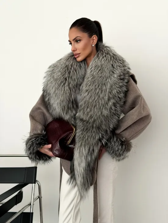 Полупальто с мехом чернобурки - фото 8