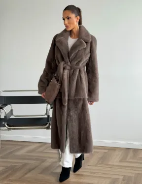 Прямая норковая шуба с поясом - фото 6