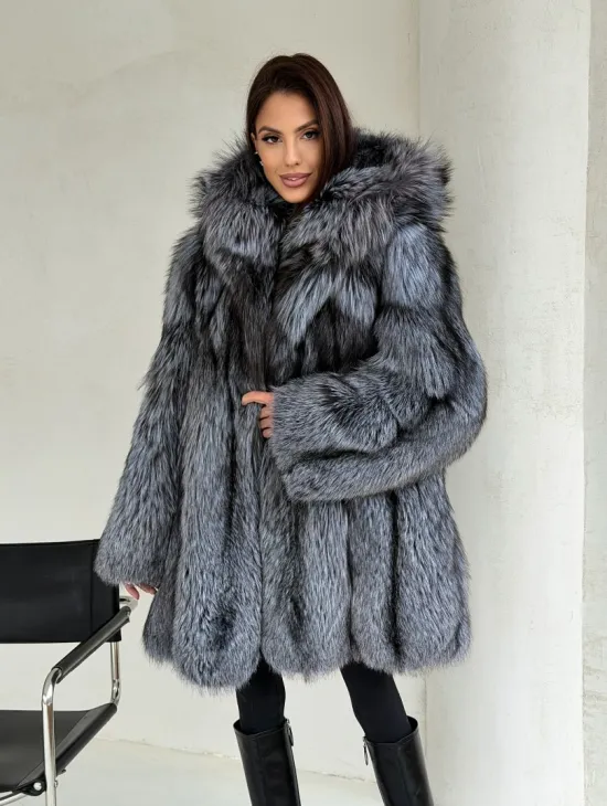 Шуба из натурального меха чернобурки с капюшоном - фото 9