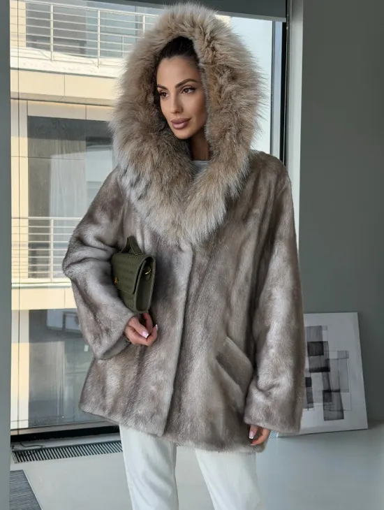 Шуба из аукционной пепельной норки с капюшоном из рыси - фото 6