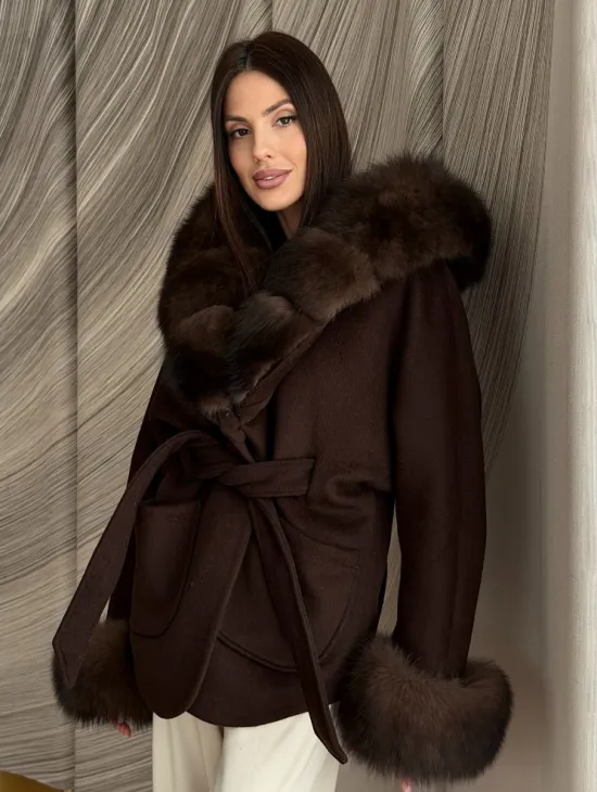 Пальто с мехом песца под соболь - фото 9