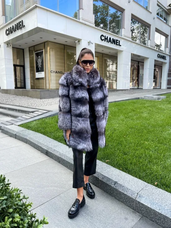 Шуба из меха чернобурой лисы - фото 4