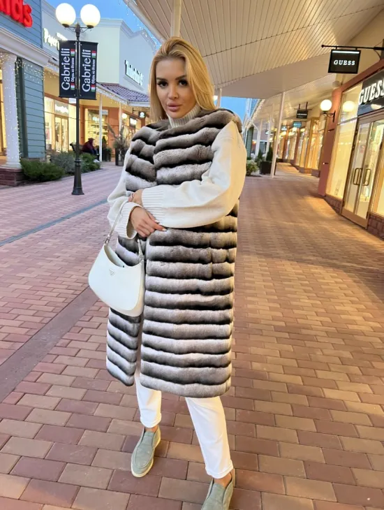 Жилет из меха орилага под шиншиллу - фото 0