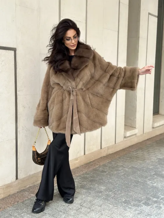 Короткая шуба из меха норки с воротником куница - цвет пастель - фото 7