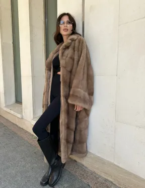 Норковая шуба с английским воротником  - цвет пастель  - стиль 